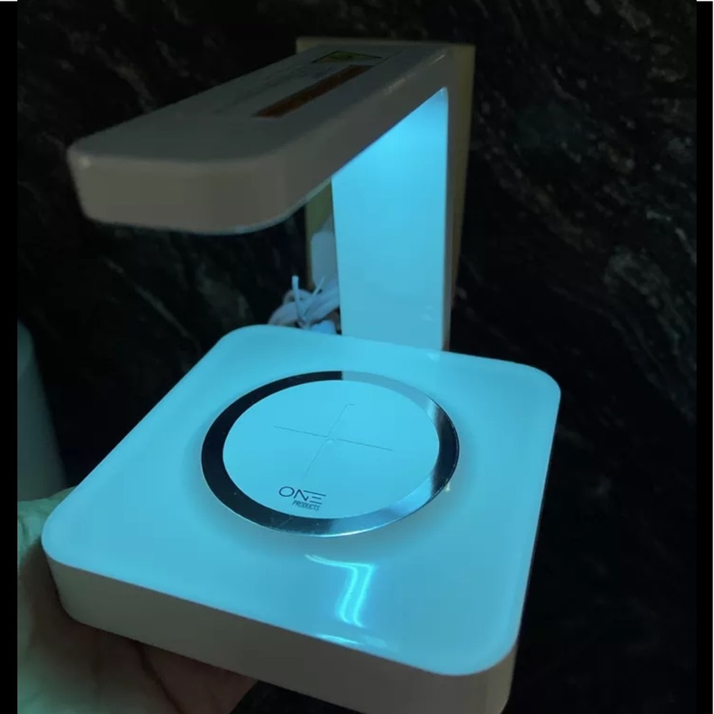 UV SANITIZER WIRELESS CHARGER Kills 99.9%Germ - Picture 4 of 12